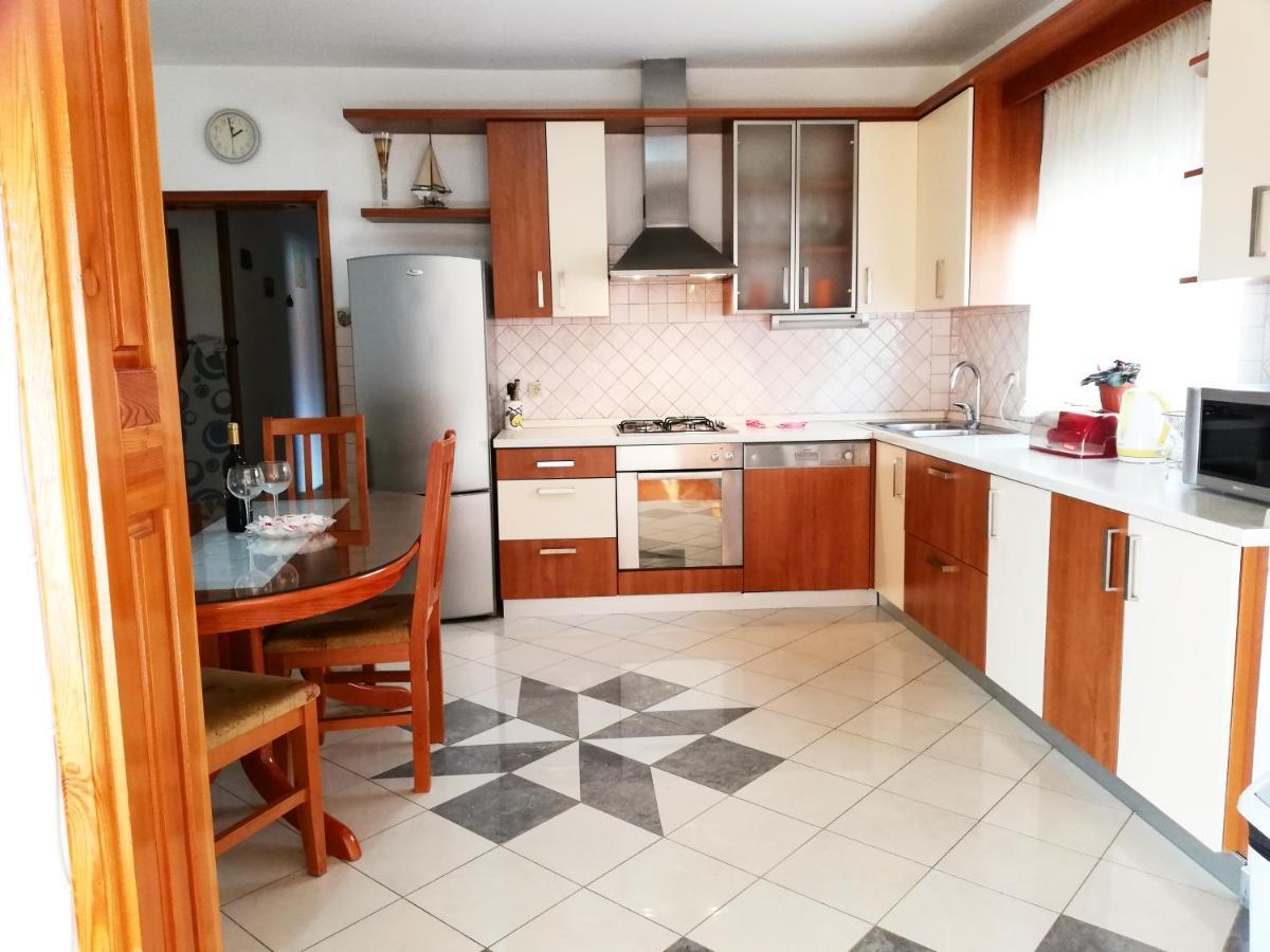 Apartment Brala Posedarje Bagian luar foto