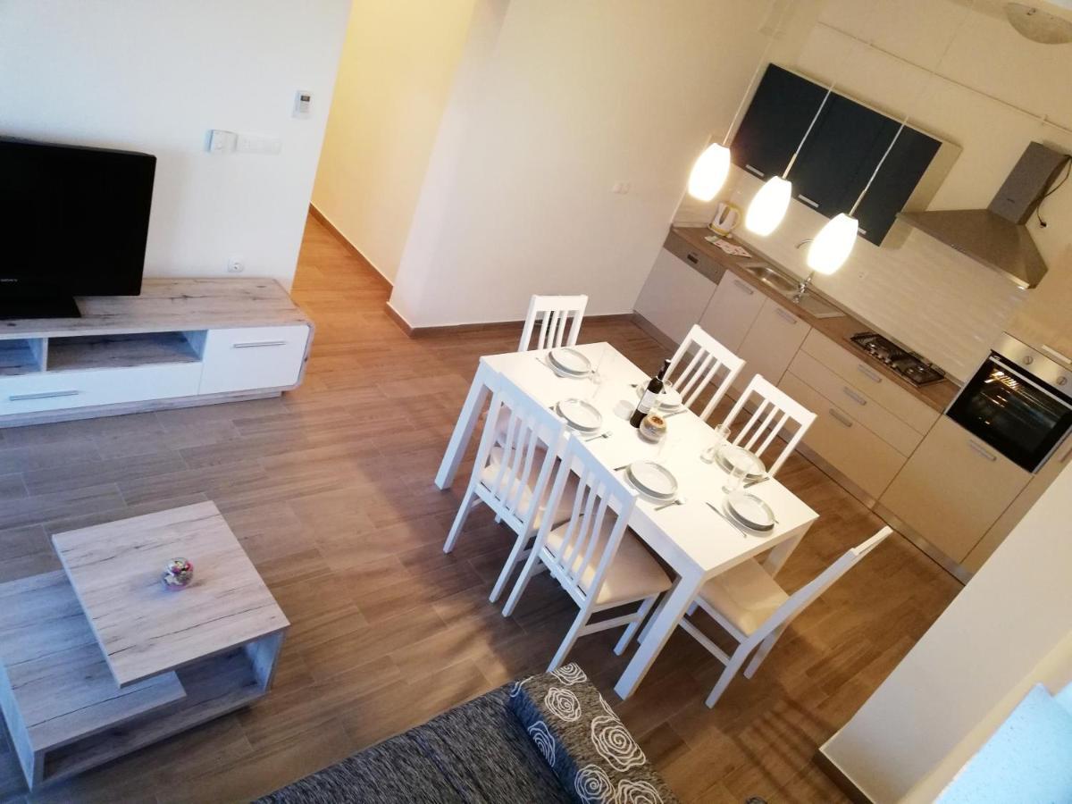 Apartment Brala Posedarje Bagian luar foto