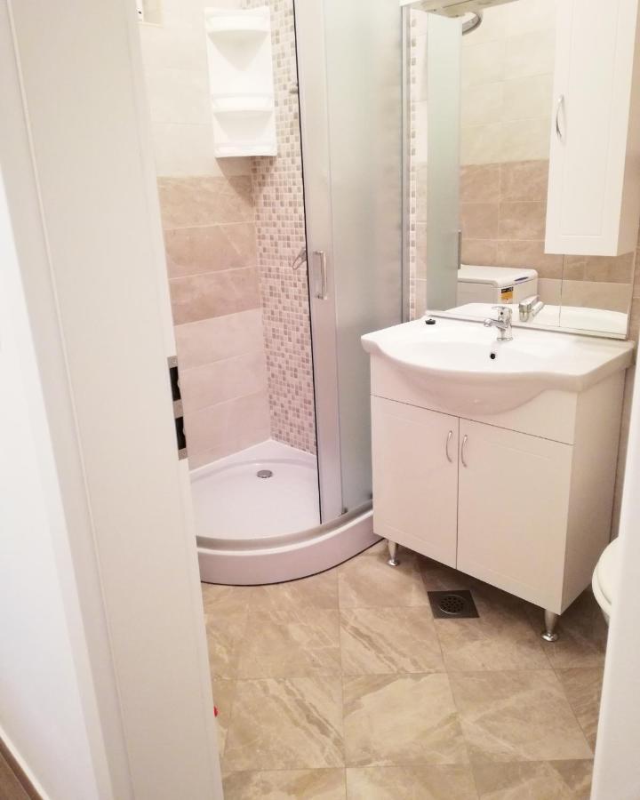 Apartment Brala Posedarje Bagian luar foto